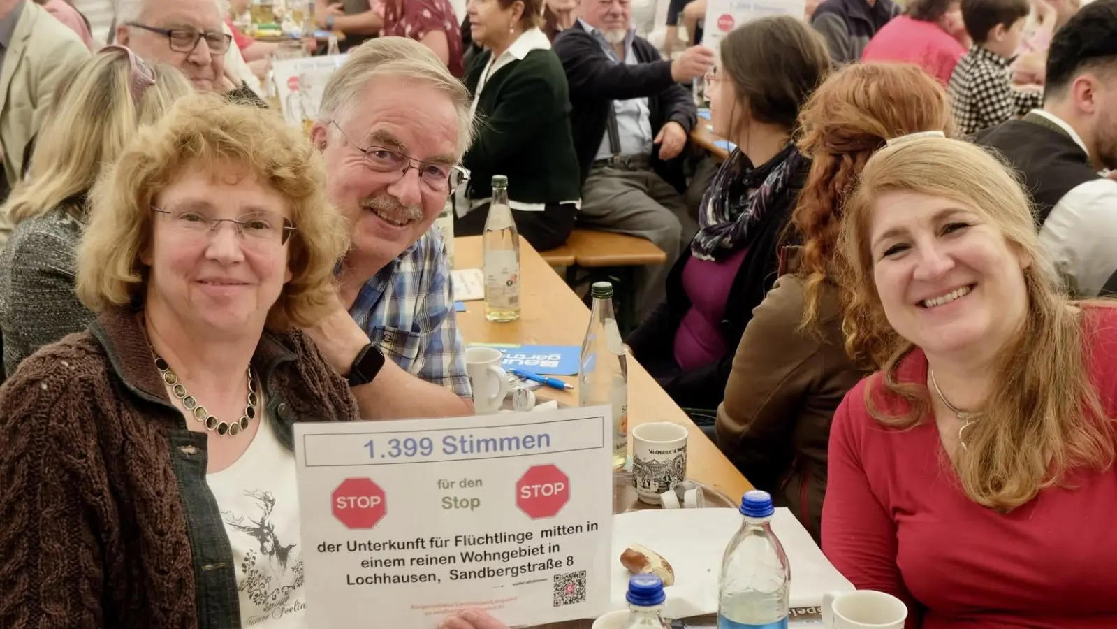 rigitte und Klaus Schwarzbauer sowie Andrea Gloor (v. l.) von der Bürgerinitiative. (Foto: A.Schwarzbauer)