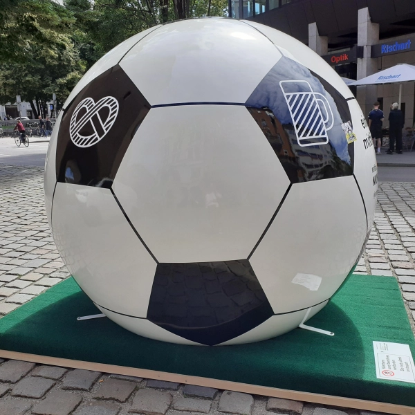 Alles dreht sich um das runde Leder! (Foto: mha)
