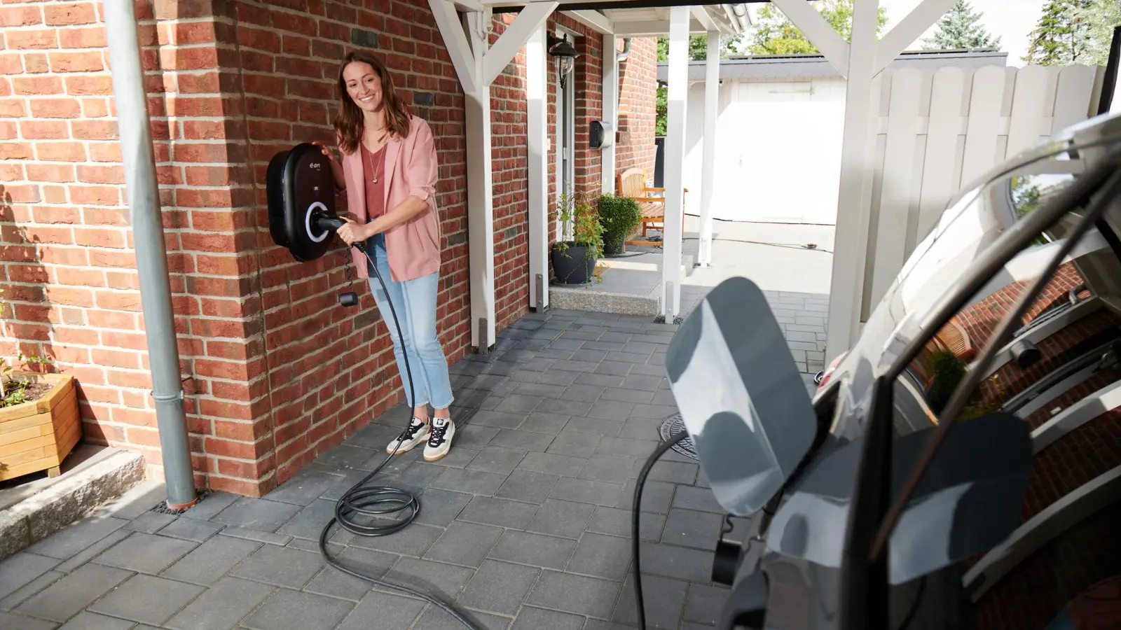 Eine Wandladebox (Wallbox) kann mehr als nur das Fahrzeug aufladen.  (Foto: Autoren-Union Mobilität/Eon/Malte Braun)