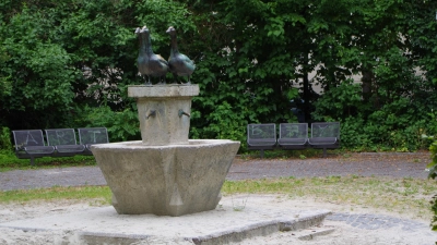 Am Gänsebrunnen am Winthirplatz sprudelt jetzt Trinkwasser. (Foto: Beatrix Köber)