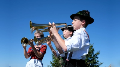Die Gruppe „Oimaspitz-Klang“ reist von Garmisch-Partenkirchen nach Anzing an.  (Foto: VA)