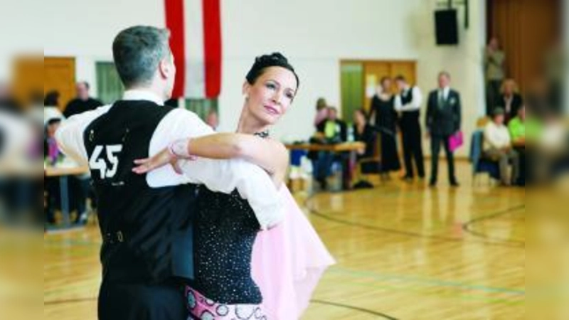 Dr.Florian Uhl und Bettina Kunz erreichten beim diesjährigen Bodenseetanzfest einen sechsten und einen zweiten Platz. (Foto: pi)