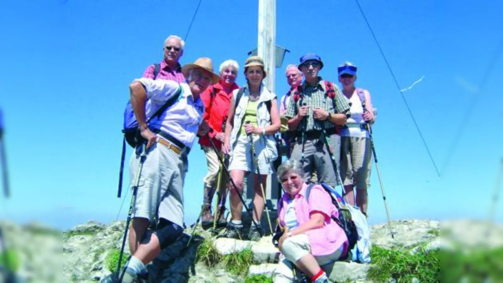 Die Teilnehmer der Tourengruppe des TSV Eintracht Karlsfeld auf dem Jochberg. (Foto: pi)