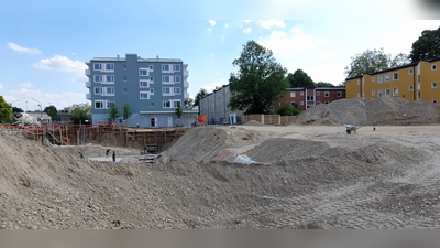 Die „Alte Heimat“ verändert derzeit ihr Gesicht. Einige Bestandsgebäude wurden bereits saniert, andere abgebrochen, um Platz für Neubauten zu schaffen. (Foto: Beatrix Köber)