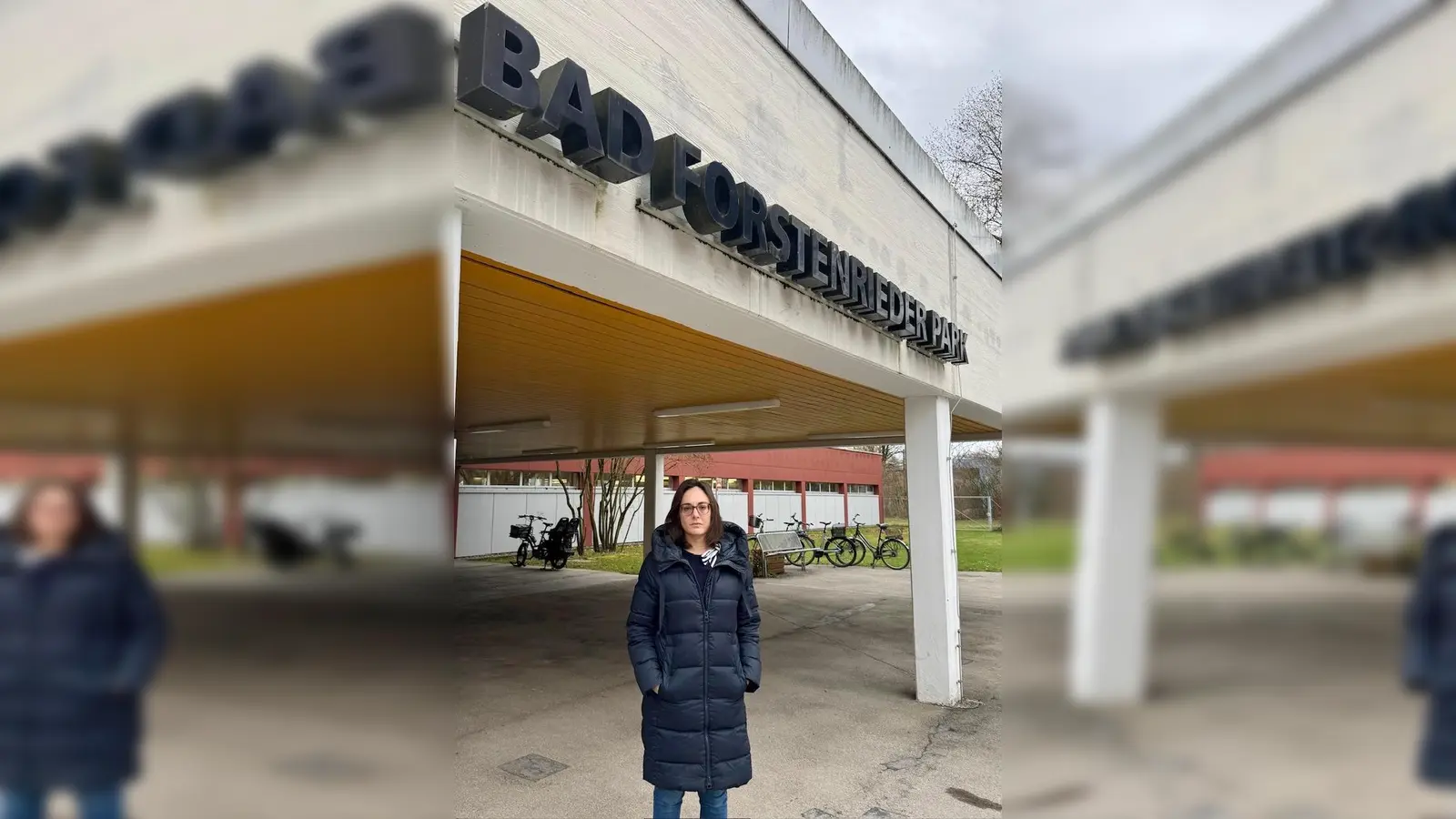 CSU-Stadträtin Veronika Mirlach vor dem Stäblibad: „Wir wollen, dass unser Schwimmbad nach dem Abriss auf jeden Fall neu entsteht!” (Foto: CSU/FW-Fraktion)