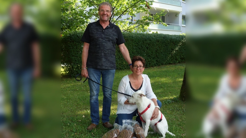 Das Ehepaar Jürgen und Katharina Wollmann von der Tiertafel veranstalten am 22. und 23. August eine Tauschbörse in Oberhaching. (Foto: hw)