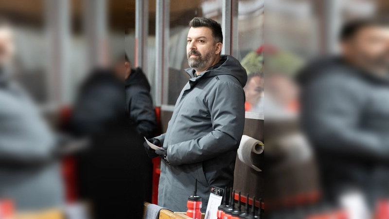Head-Coach Thomas Vogl will auch in der kommenden Saison die Geschicke des EHC Klostersee lenken. (Foto: smg)