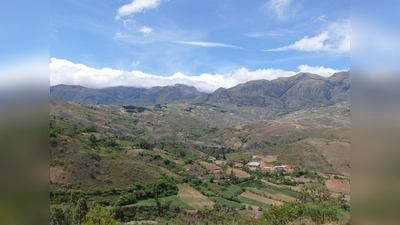 Landschaften, verschiedene Kakteen und Bromelien werden im Vortrag über Bolivien bevorzugt vorkommen. Hier ein Bergzug aus Bolivien. (Foto: Chris Kettinger)