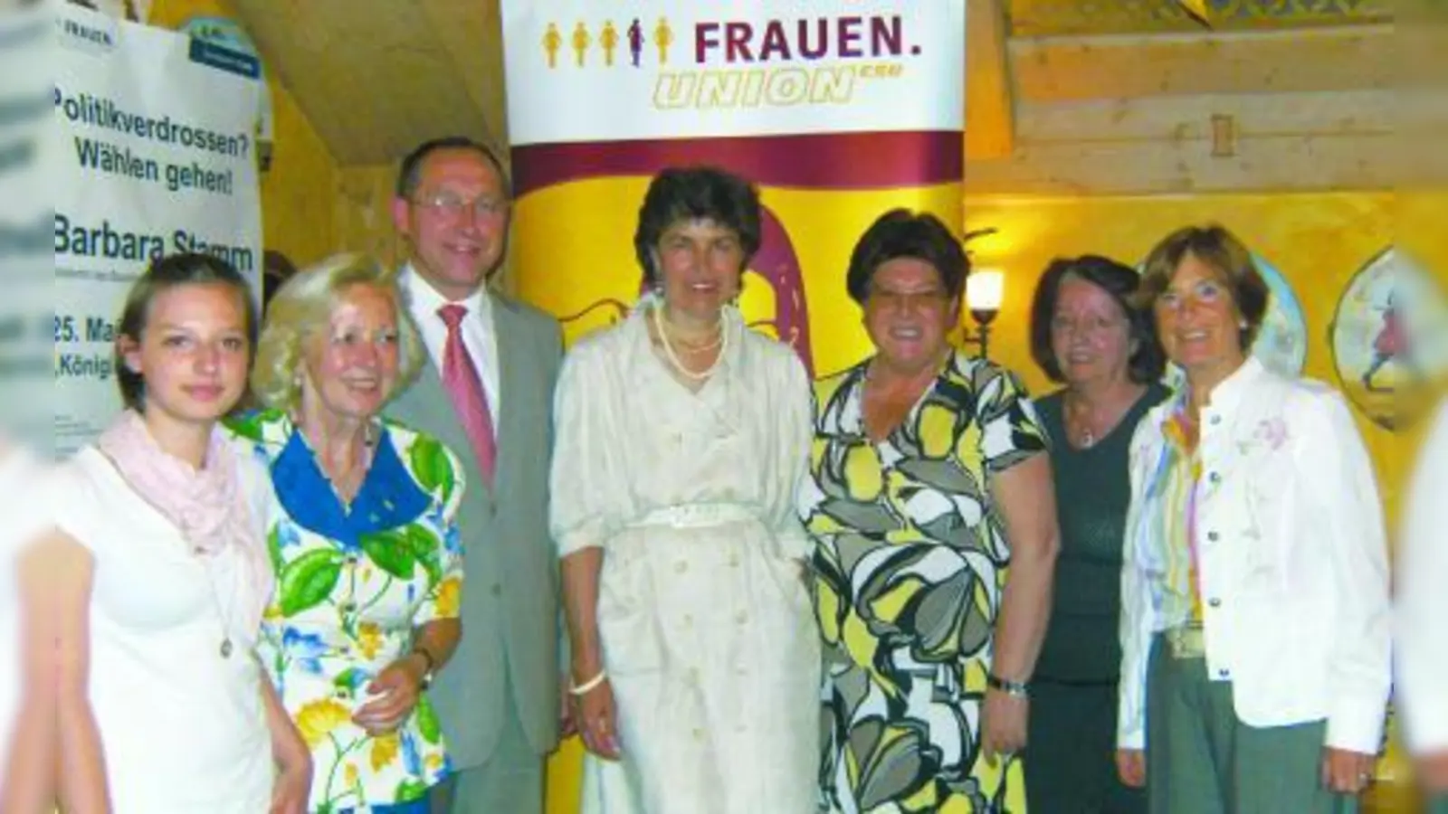 Bei der CSU-Veranstaltung (v.l.): Viktoria Gassmann, Margot Günther, Max Straßer, Renate Unterberg, Barbara Stamm, Helga Guttmann und Gisela Klöpfer. (Foto: pi)