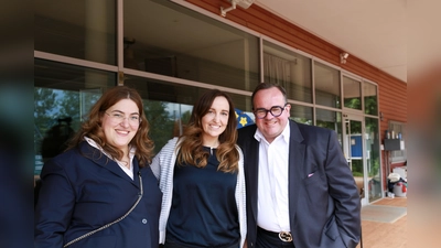 Europa feiern: v.l. Franziska Velte, stellv. Vorsitzende FU KV8, Tina Pickert, Spitzenkandidatin für Europa der CSU München und Clemens Baumgärtner, Wirtschaftsreferent der Stadt München..  (Foto: Dr. Paul Moch)