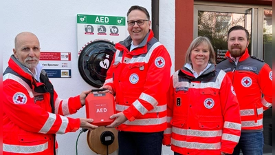 In Pasing wurde das AED-Gerät am Bereitschaftsheim in der Theodor-Storm-Straße 12 installiert. (Foto: BRK)