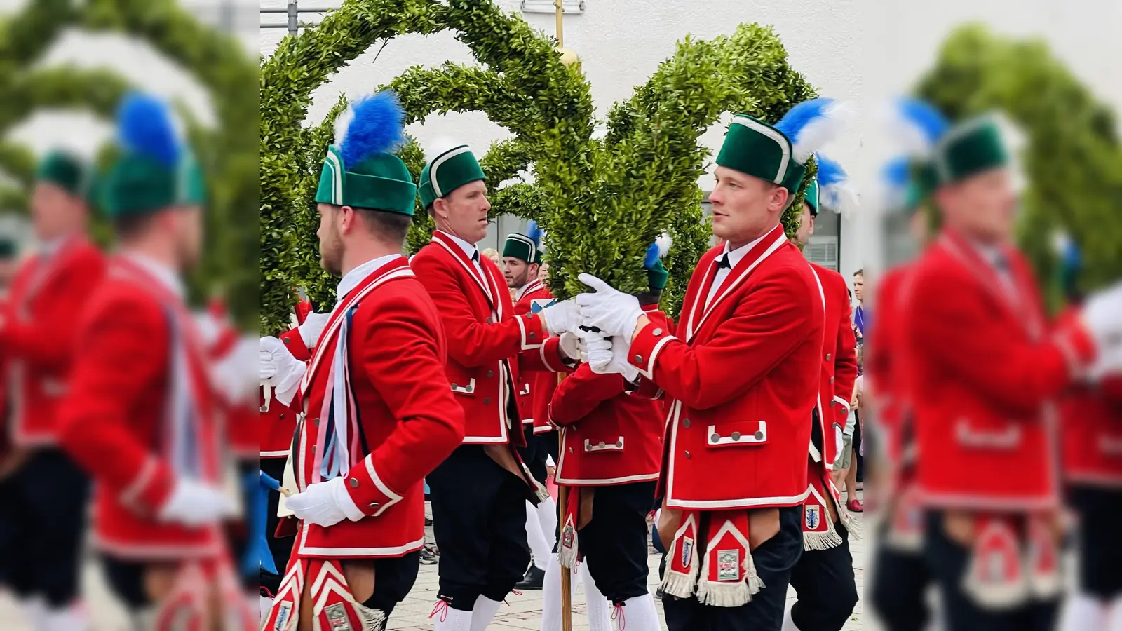 In Stadt und Land sind sie zu bewundern, die Schäffler, die im Jahr 2026 wieder ihre Tänze zeigen. (Foto: hw)