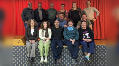 Freuen sich auf die Vorstellungen: die Mitglieder der Theatergruppe Pöcking. (Foto: Theatergruppe Pöcking)