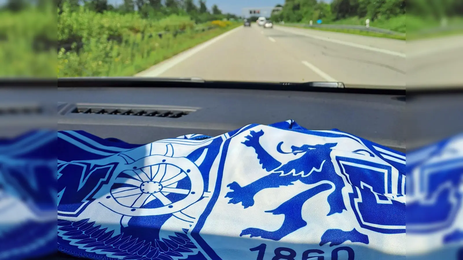 Fahrt ins Allgäu: Löwen auf Tour.  (Foto: M. Forster)