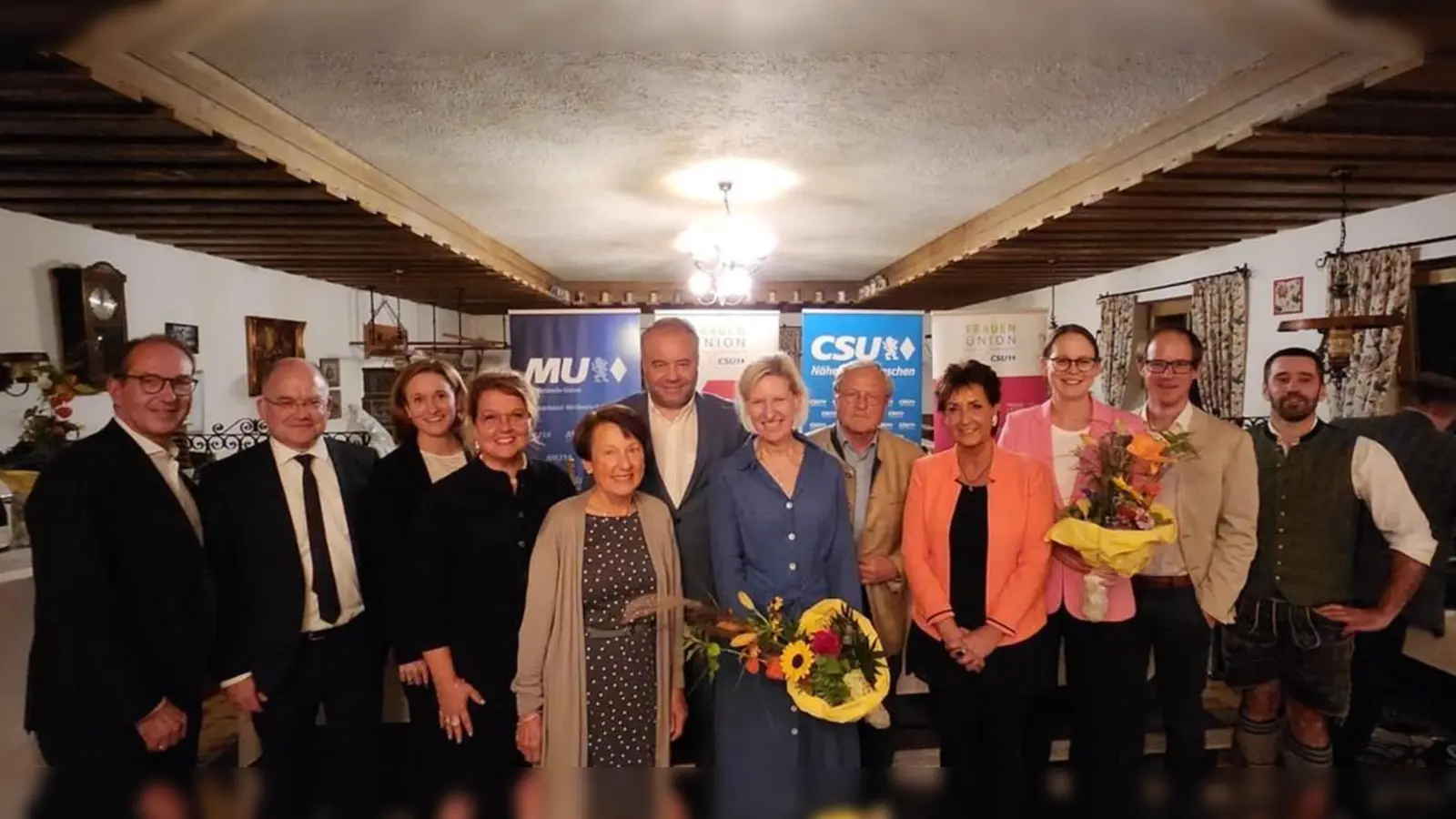 Die Teilnehmerinnen und Teilnehmer des Gipfelgesprächs waren sich einig: Für einen starken wirtschaftlichen Standort sind Veränderungen notwendig. (Foto: Frauen Union)