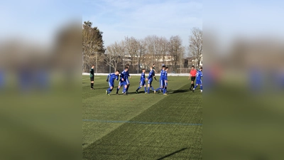 Die Blau-Weißen vom FC Deisenhofen sind heiß auf den Aufstieg in die Bayernliga. Derzeit spielen sie in de Landesliga Südost. (Foto: FC Deisenhofen)