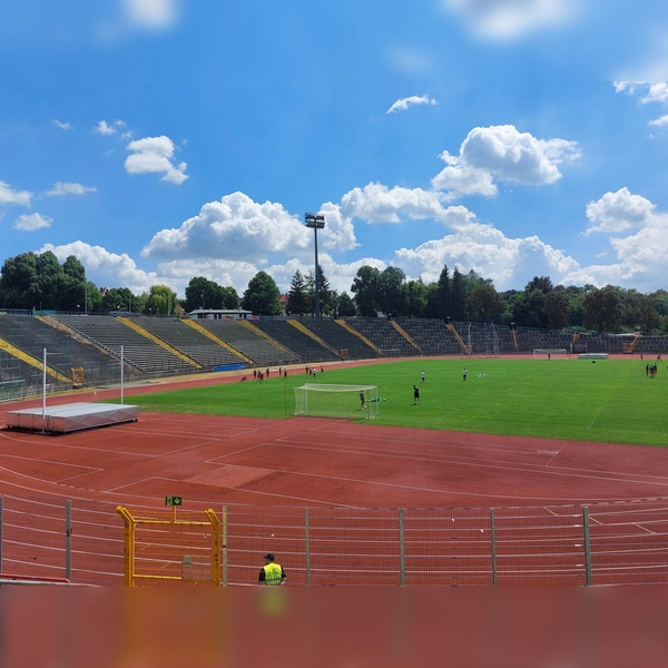 Im Rosenaustadion in Augsburg muss die SpVgg Unterhaching nun erst samstags ran. (Foto: bas)