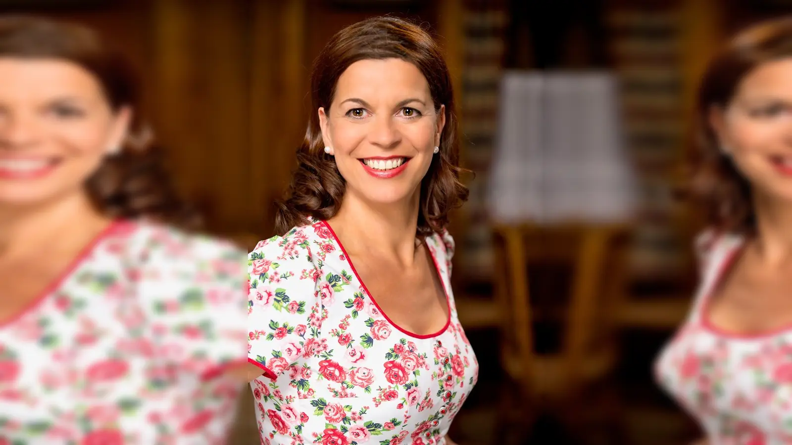 Traudi Siferlinger lädt am Sonntag, 19. Januar, zum Winterfest der Wirtshausmusik in die Stadthalle Germering. (Foto: BR, Rolf Wilschewski)