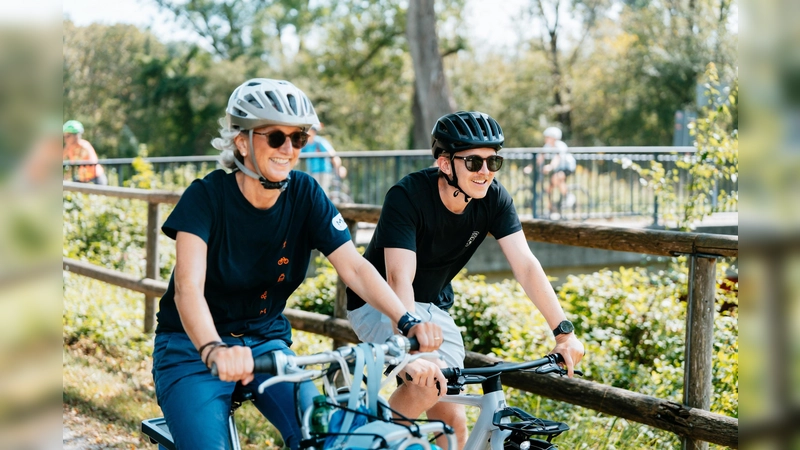 So macht Stadtradeln richtig Spaß: Auf schönen Strecken entspannt in die Pedale treten und dabei viel Neues erfahren.  (Foto: Mobilitätsreferat München/ Schumann)