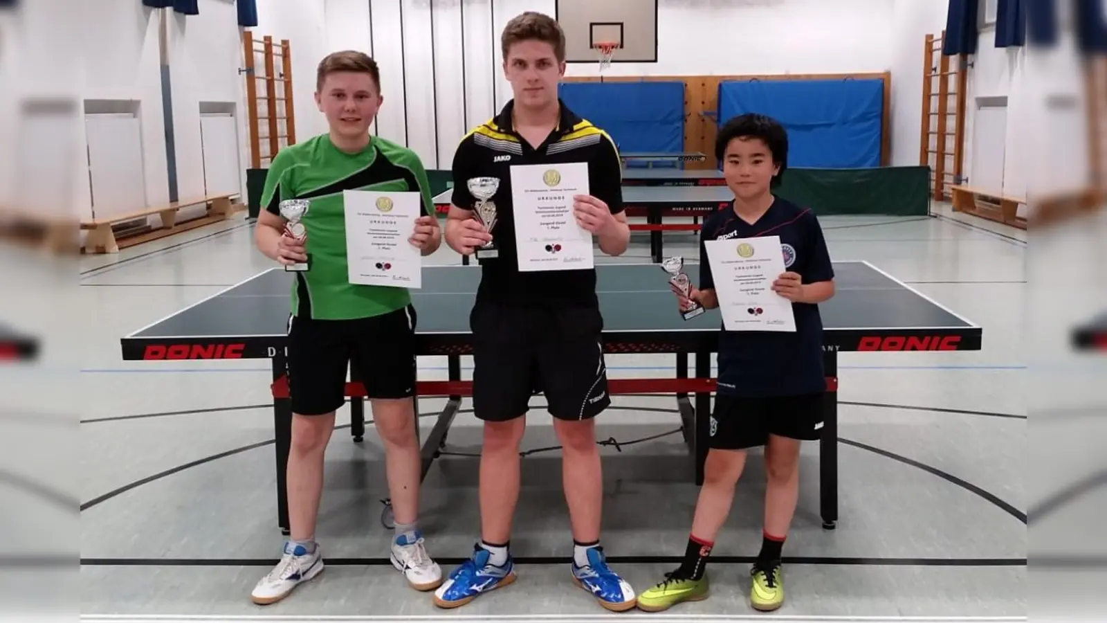 Die Sieger im Einzel: Florian Modesto (15), Julius Clarenz (15) und Hotaka Ono (12). (Foto: Krb)