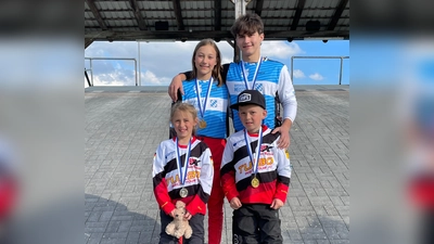 Toller Erfolg für das BMX-Team Weilheim: Silber für Antonia Pain sowie jeweisl Gold für Anastasia Frison, Jamiro Löbel und Maximilian Trippel.  (Foto: BMX Team)