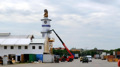 Auch, wenn der allgemeine Aufbau noch länger dauert, die technischen Voraussetzungen für einen reibungslosen Wiesnbetrieb sind schon gegeben. (Archivbild: R. Bösl)
