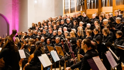 Der Chor der Himmelfahrtskirche mit fast 100 Sängerinnen und Sängern führt „Die Schöpfung” auf. Dazu kommen 33 Instrumentalisten und die Solisten.  (Foto: Vera Johannsen)