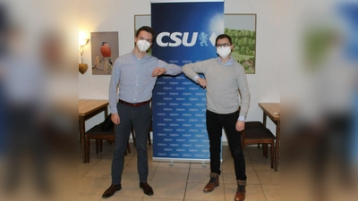 Der neue und der alte CSU-Ortsvorsitzende: Julius Ferg und Georg Guggemos. (Foto: CSU-Ortsverband Wessobrunn)