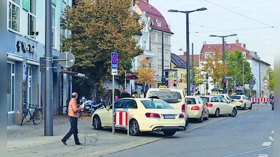 Mit dem Taxi kostenlos durch die Nacht – diese Möglichkeit ist für Frauen weiterhin gegeben. Allerdings ist sie an bestimmte Bedingungen geknüpft.  (Symbolbild: Ulrike Seiffert)