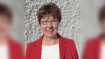 Bezirksrätin Irmgard Hofmann informiert über Patientenverfügung und Vorsorgevollmacht. (Foto: pr)