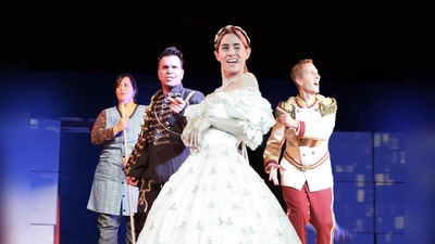 „Susi oder so“ – Ein Musicalspaß mit den Hits aus 40 Jahren Austro-Pop. (Foto: VA)