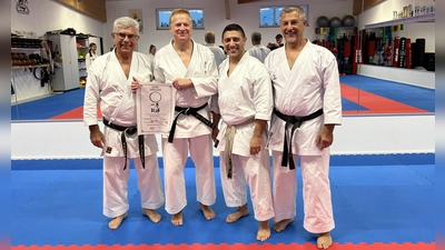 Prüfung bestanden: v.l. Fritz Oblinger, Johannes Beheim, Mohammed Abu Wahib und Adnan Akgün.<br> (Foto: 1. Budo-Verein Herrsching e.V)