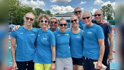 Erfolgreich für die SG Stadtwerke München in Landshut angetreten (v.l.): Katja Otto, Petra Kröger, Ariane Boldt, Karin Bartel, Kathrin Gliesche, Oleksandr Valinkevych, Michael Platz und Reinhard Unterberg. (Foto: Ulrike Brux)