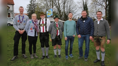 Die .Aufkirchner Vereine luden zu Vorführungen und zum Besichtigen ein. (Foto: H.P. Höck)