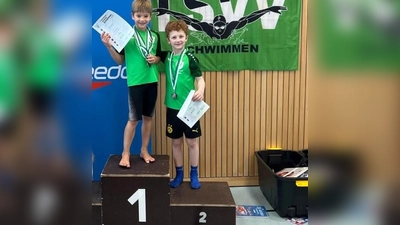 Die erfolgreichen kleinen Schwimmer wurden mit Urkunden und Medaillen belohnt. (Foto: TSV Vaterstetten)