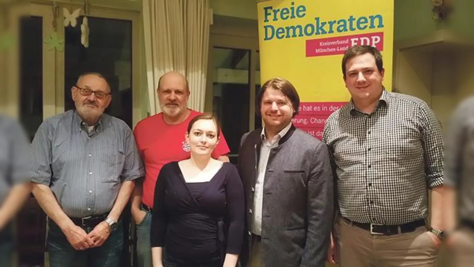 Der neue Vorstand der FDP Kirchheim-Heimstetten. Vorsitzender ist wie bisher Thomas Jännert (2. v. r.).	 (Foto: FDP)