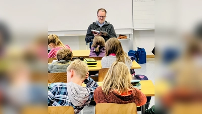 Landtagsvizepräsident Markus Rinderspacher hat sich am Vorlesetag in zwei Münchner Grundschulen beteiligt.  (Foto: Rinderspacher)