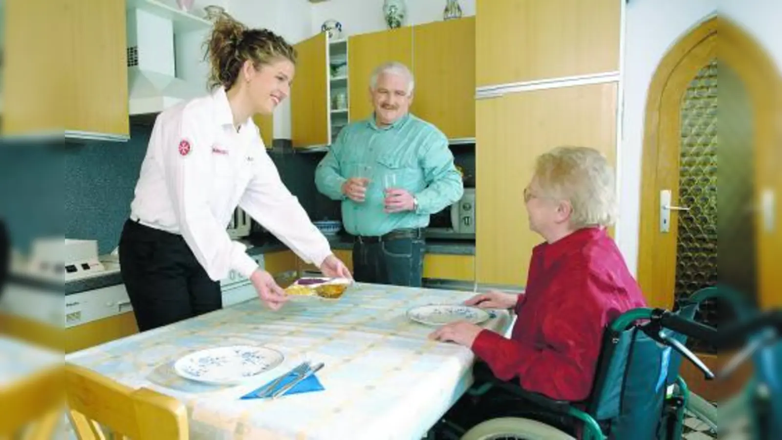 Ohne Einkauf zu Hause speisen - der Johanniter-Menüservice macht's möglich. (Foto: pi)