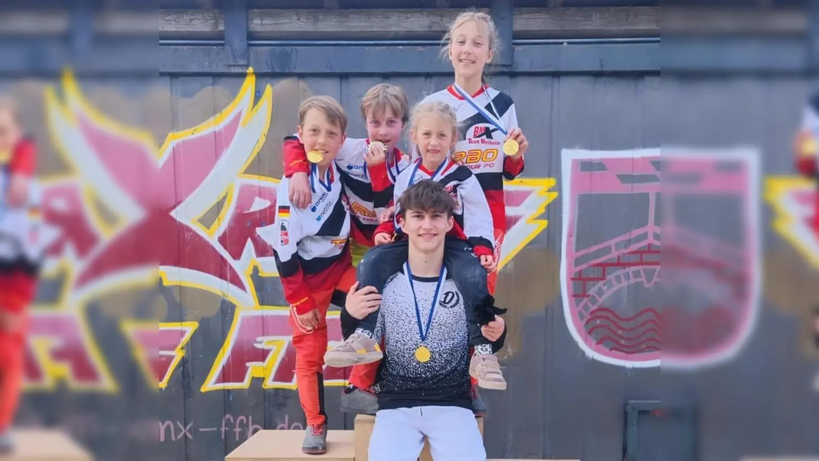 So sehen Sieger aus (von links): Gregorio Frison, Landolin Jeschke, Jamiro Löbel, Antonia Pain und Anastasia Frison. (Foto: BMX-Team Weilheim)