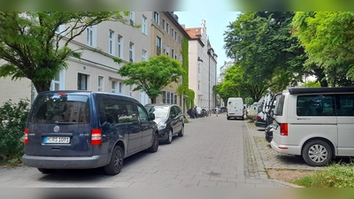 In der Schnaderböckstraße sollen kurzfristig zwei neue Sitzgelegenheiten geschaffen werden. Weitere Maßnahmen stellt das Baureferat jedoch nur mittel- oder langfristig in Aussicht. (Foto: Beatrix Köber)