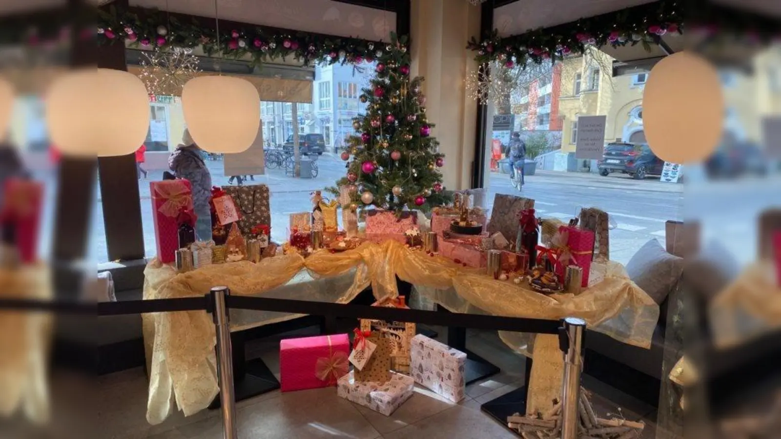 Die Pasinger Elly-Seidl-Filiale ist ein „Mini-Christkindlmarkt“. (Foto: Elly Seidl)
