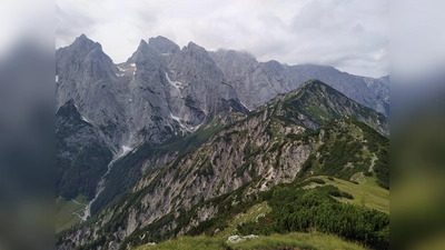 Der ungemein aussichtsreiche Weg vom Feldberg hinüber zum Stripsenkopf ist ein Genuss für jeden Bergwanderer. (Foto: Stefan Dohl)