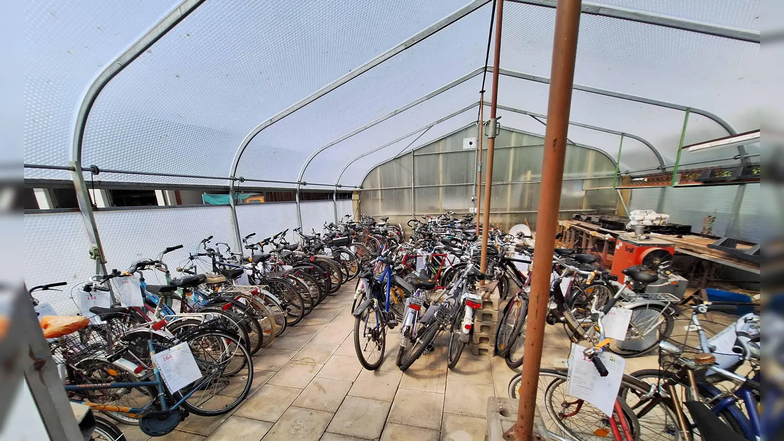 Stolze 190 Räder, die nicht mehr genutzt wurden, wurden eingesammelt. (Foto: Stadt Haar)