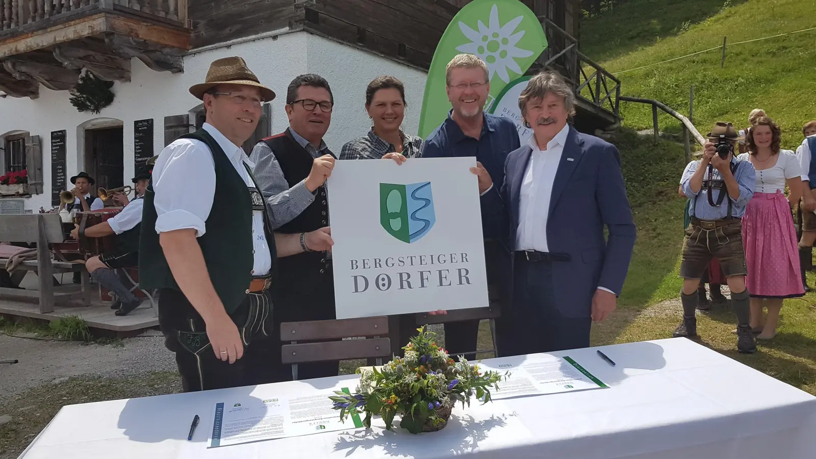 Im letzten Jahr wurde die Gemeinde Kreuth in den Kreis der Bergsteigerdörfer aufgenommen. Neben Kreuth sind in Bayern noch Ramsau, Schleching und Sachrang offizielle Bergsteigerdörfer. (Foto: Stefan Dohl)