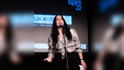 Evgenija Kosov steht seit zehn Jahren auf den Poetry-Slam- und Literaturbühnen. (Foto: Yasmin Abbas2)