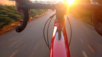 Sollte eigentlich jeder wissen und trotzdem: Die Polizei appelliert, beim Fahrradfahren stets einen Helm zu tragen. (Foto: CC0)