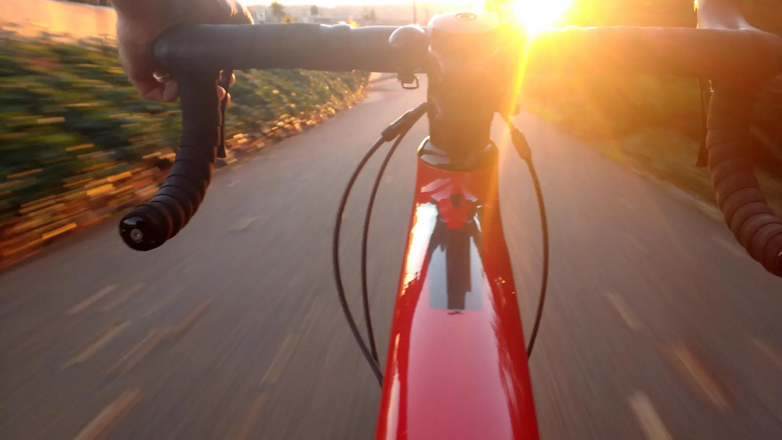 Sollte eigentlich jeder wissen und trotzdem: Die Polizei appelliert, beim Fahrradfahren stets einen Helm zu tragen. (Foto: CC0)