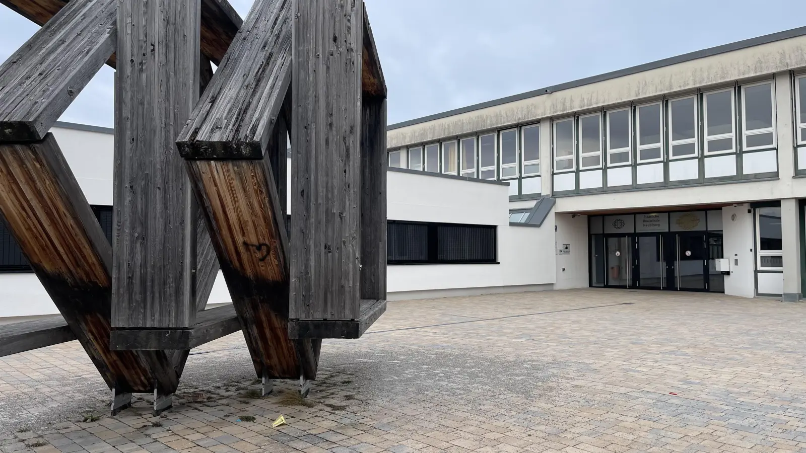 In der Realschule Neubiberg findet am 7. März eine Ausbildungsmesse statt. (Foto: hw)