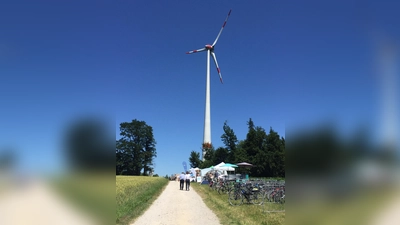 Auch im Hofoldinger Forst werden, wie hier in Ebersberg, Windräder aufgestellt werden.  (Foto: Landratsamt München)