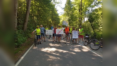 Die Staatsstraße 2351 zwischen Glonn und Moosach soll eine Fahrradstraße werden!  (Foto: VA)